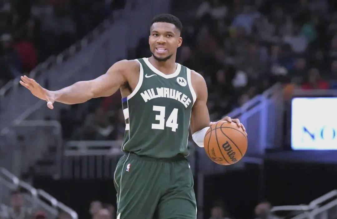 密尔沃基雄鹿转会期刷新队史纪录，志在全明星赛名次提升，质疑声仍在，医务组通报恢复的简单介绍